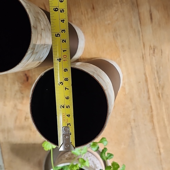 Handcrafted Alabaster and Faux Leather Vases - Picture 6 of 6